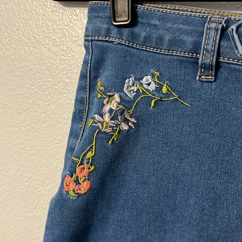 5/$25 LILY & PARKER | Floral Embroidered Denim Skirt - Picture 4 of 6